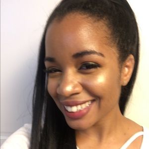 Meet your Posher, Alexandra